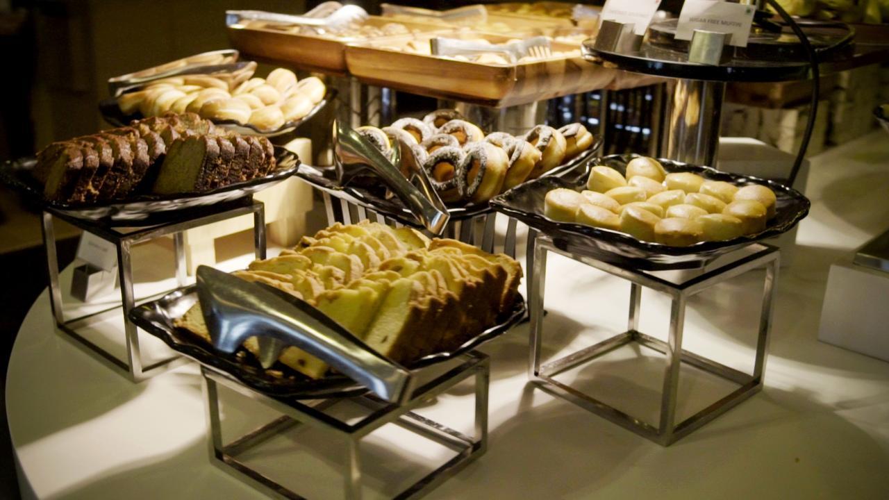 Radisson Gurugram Udyog Vihar Hotel Gurgaon Bagian luar foto A selection of desserts